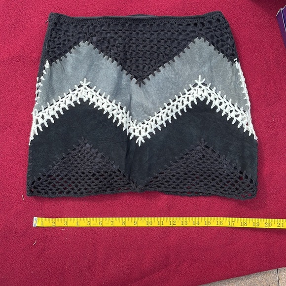 BB DAKOTA SKIRT - Picture 6 of 7